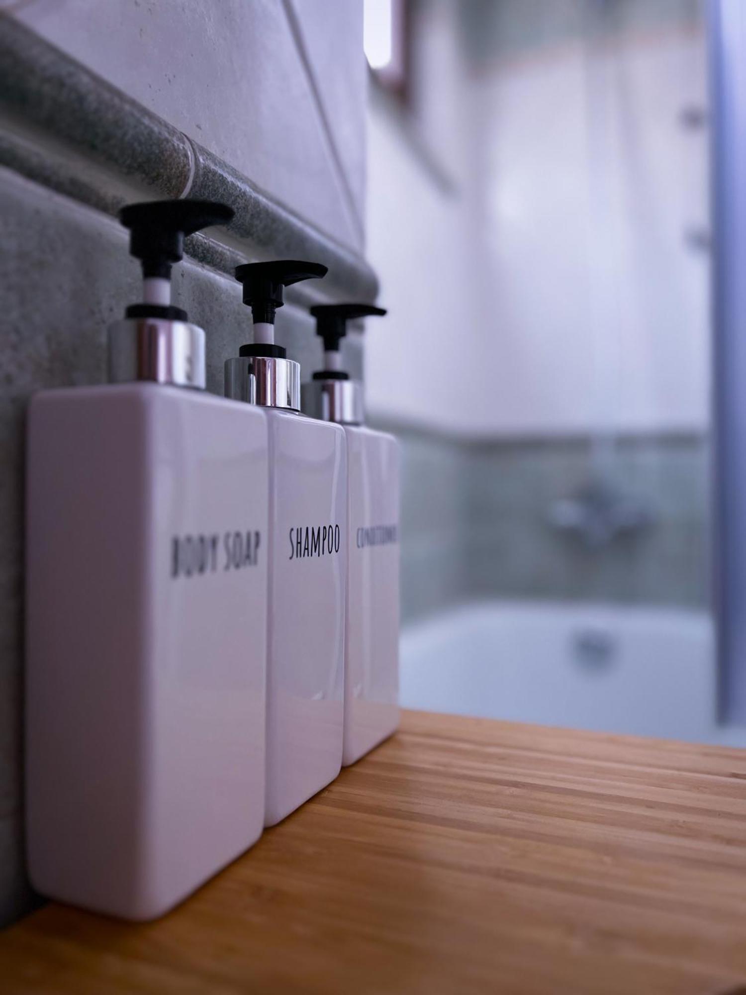 Ca' Vittoria Urban Lodge アルバ エクステリア 写真