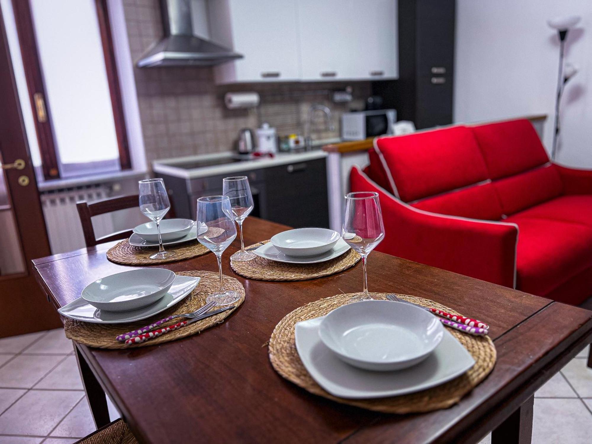 Ca' Vittoria Urban Lodge アルバ エクステリア 写真