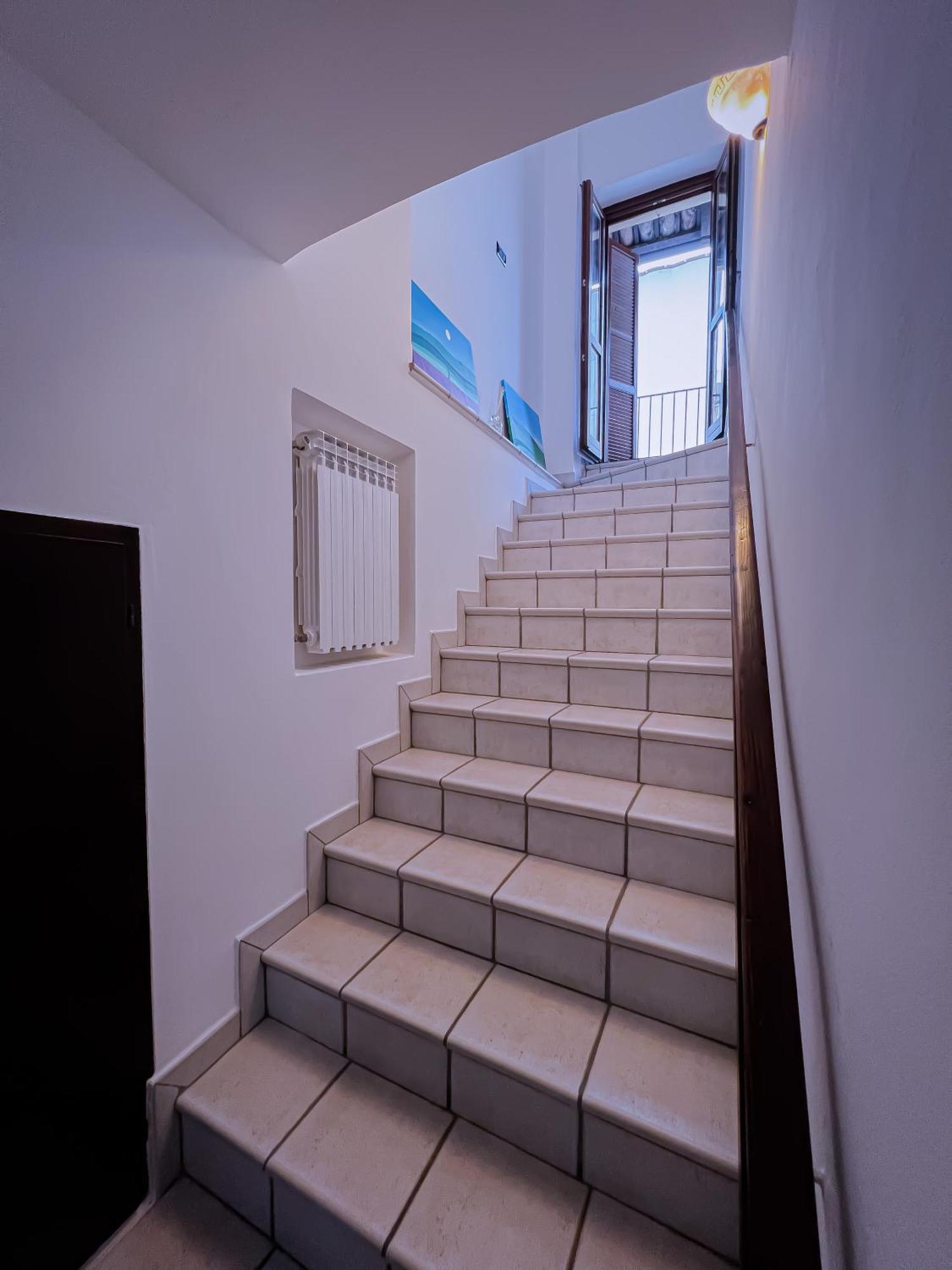 Ca' Vittoria Urban Lodge アルバ エクステリア 写真