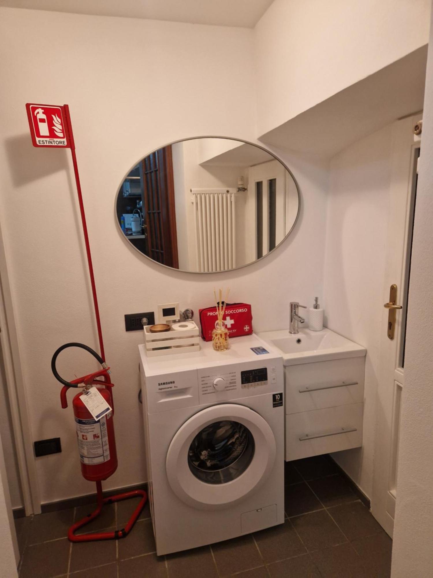 Ca' Vittoria Urban Lodge アルバ エクステリア 写真